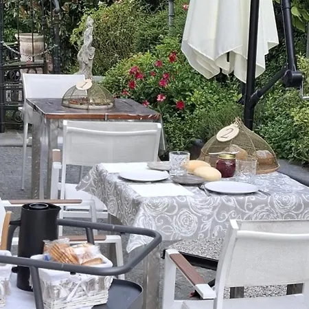 Montisclari Bed & Breakfast Monchiero