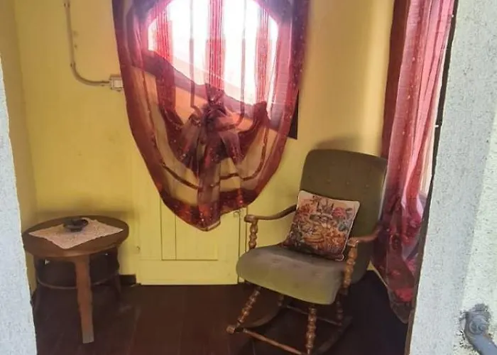 فندق مبيت وإفطار Montisclari 3*