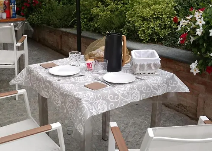 Montisclari فندق مبيت وإفطار Monchiero